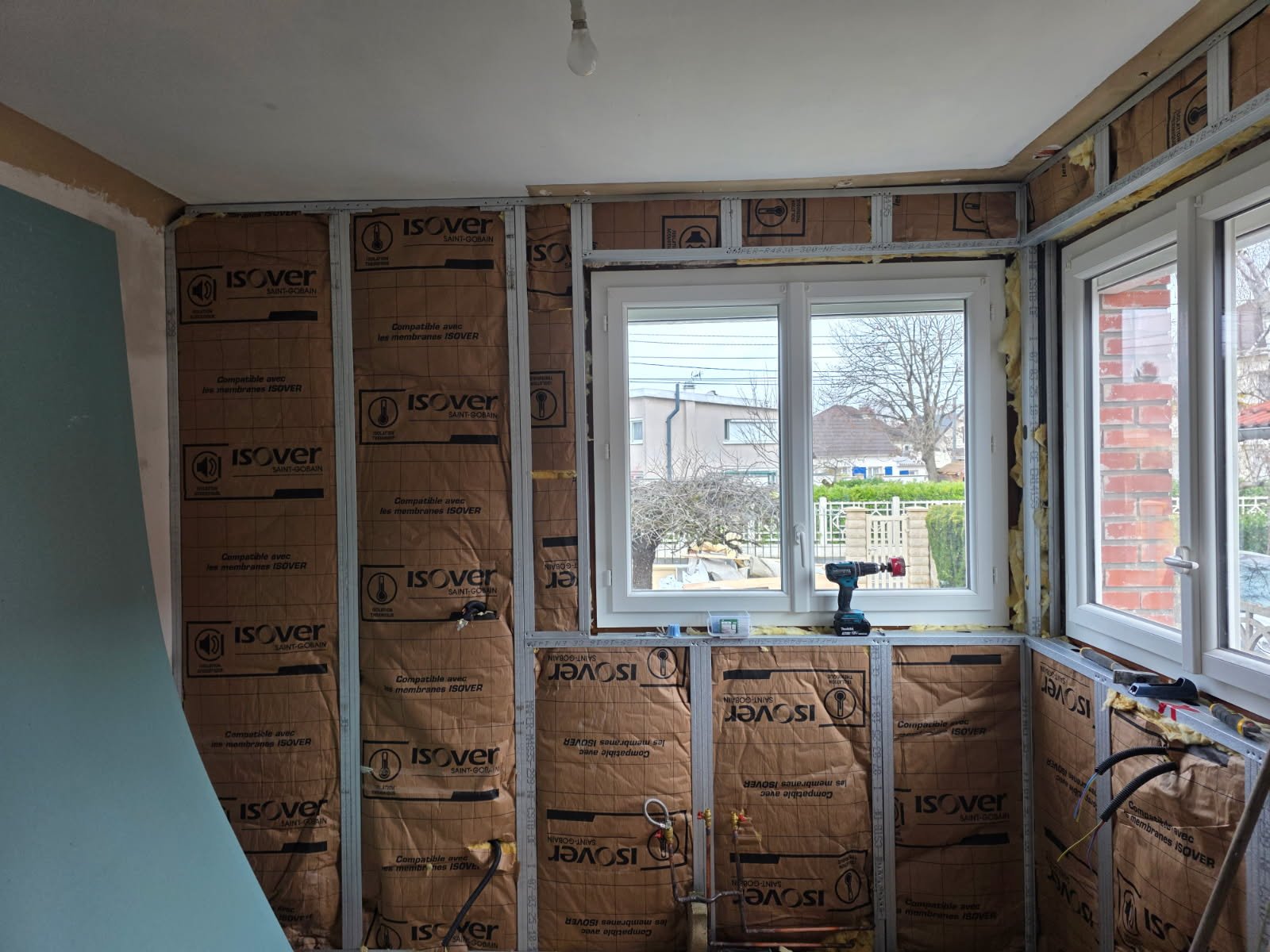 Mise à nu des parois avant rénovation — photo de chantier
