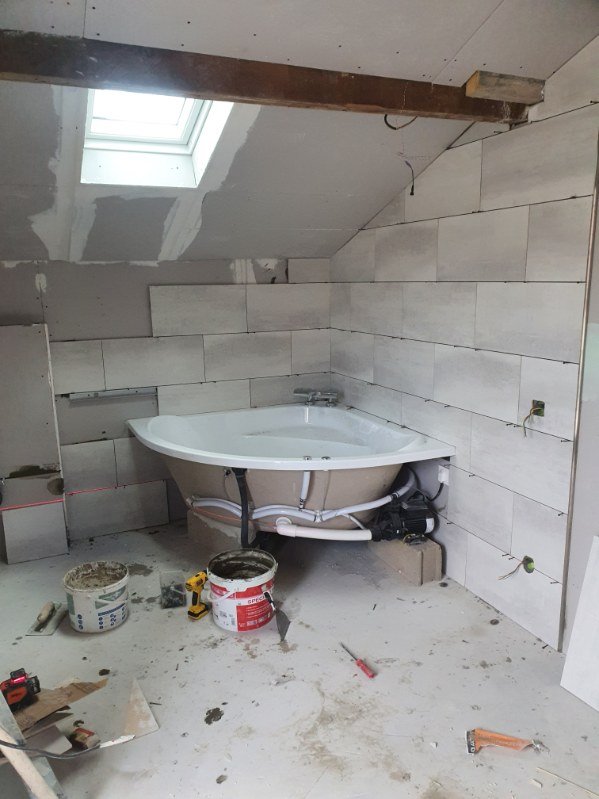 Salle de bain en phase de finition — photo de chantier