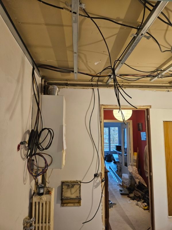 Rénovation électrique avant fermeture — photo de chantier